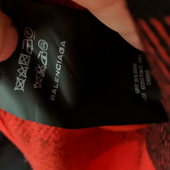 AUTHENTIC Balenciaga Flannel - Picture 3 of 3